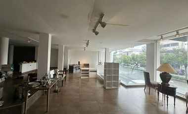 ALQUILER LOCAL COMERCIAL EN  URDESA CENTRAL, AMPLIO 829 M 2 (CMC)
