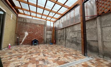 Casa de 2 Dormitorios con estacionamiento