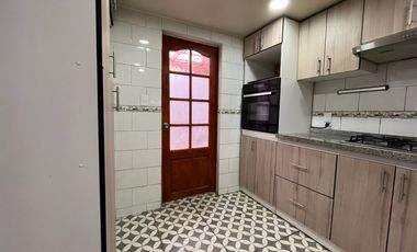Casa de 2 Dormitorios con estacionamiento