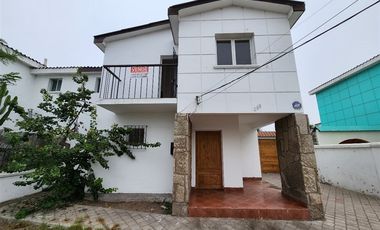 Casa en Venta en AL LLEGAR A CALLE GUACOLDA