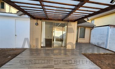 Casa en Arriendo en avda Guillermo Ulriksen