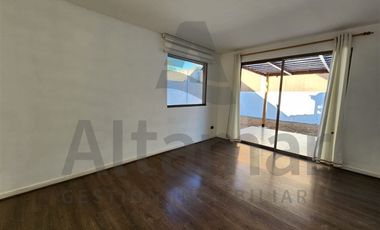 Casa en Arriendo en avda Guillermo Ulriksen