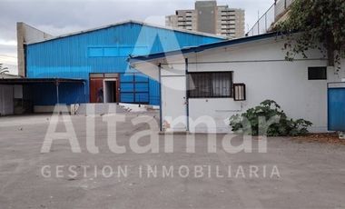 Local Comercial en Venta en Santa Rosa esquina Santa Elena, detrás de Ceduc