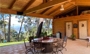 CASA EN RENTA EN AVNDARO