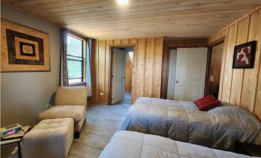 CASA EN RENTA EN AVNDARO