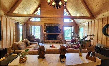 CASA EN RENTA EN AVNDARO