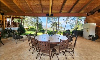 CASA EN RENTA EN AVNDARO