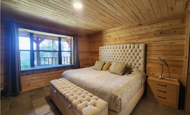 CASA EN RENTA EN AVNDARO