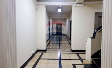 COMODA OFICINA A UNA CUADRA DE LA MONEDA