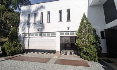 ARRIENDO de CASA RESIDENCIAL en ENVIGADO