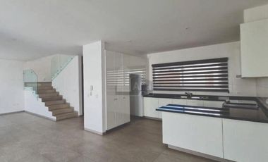 Casa en condominio en venta en  Loretta Campestre