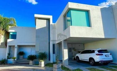Bonita casa en Venta en Canteras de San Agustín