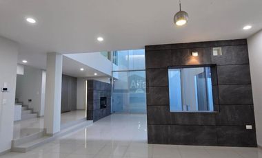 Bonita casa en Venta en Canteras de San Agustín