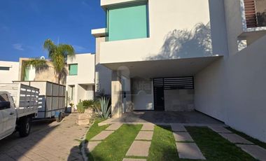 Bonita casa en Venta en Canteras de San Agustín