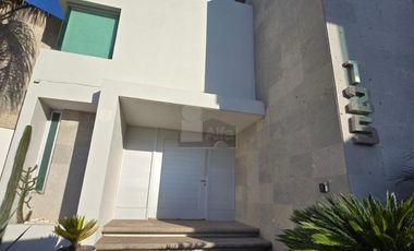 Bonita casa en Venta en Canteras de San Agustín