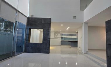 Bonita casa en Venta en Canteras de San Agustín