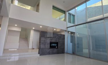 Bonita casa en Venta en Canteras de San Agustín