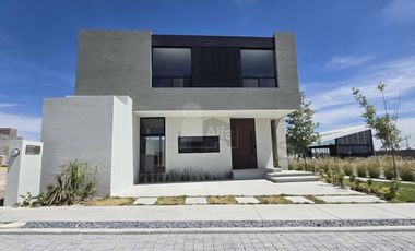 Hermosa nueva en Ceiba Residencial