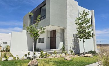Hermosa nueva en Ceiba Residencial