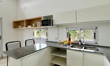 Casa Amoblada en alquiler  barrio Cerrado San Matias con tres habitaciones
