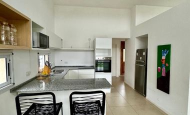 Casa Amoblada en alquiler  barrio Cerrado San Matias con tres habitaciones