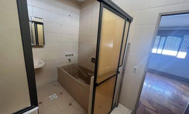 Departamento en venta - 3 dormitorios 2 baños - 190mts2 - La Plata