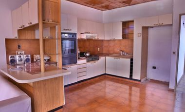 Departamento en venta - 3 dormitorios 2 baños - 190mts2 - La Plata