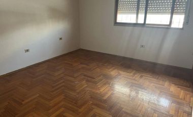 Departamento en venta - 3 dormitorios 2 baños - 190mts2 - La Plata
