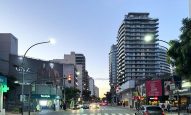 Local en  venta en Vicente López sobre Av. Libertador - 200m2