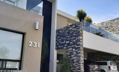 CASA EN RENTA EN EL RANCHITO CARRETERA NACIONAL