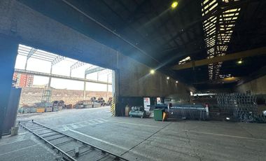 Deposito en alquiler - 6200 m2 - 3100 m2 cubiertos -Próximos a Autopista Bs As - La Plata.