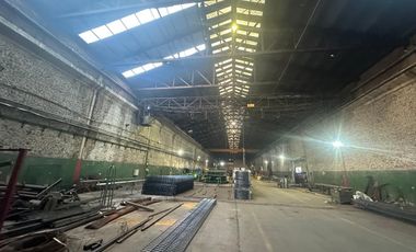 Deposito en alquiler - 6200 m2 - 3100 m2 cubiertos -Próximos a Autopista Bs As - La Plata.
