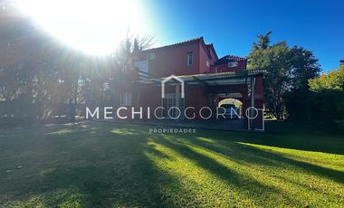 Casa en venta 3 dormitorios pileta San Agustín Villa Nueva