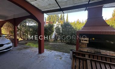 Casa en venta 3 dormitorios pileta San Agustín Villa Nueva