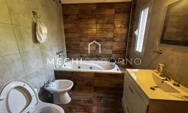 Casa en venta 3 dormitorios pileta San Agustín Villa Nueva