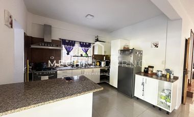 Casa en venta 3 dormitorios pileta San Agustín Villa Nueva