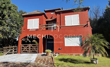 Casa en venta 3 dormitorios pileta San Agustín Villa Nueva