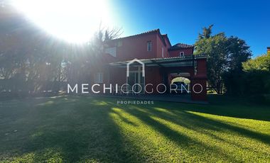 Casa en venta 3 dormitorios pileta San Agustín Villa Nueva