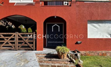 Casa en venta 3 dormitorios pileta San Agustín Villa Nueva