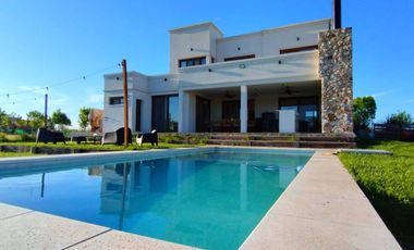 Venta Casa a La Laguna en El Naudir Escobar EC