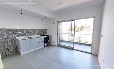 SEMIPISO DE 2 AMBIENTES EN ALQUILER EN  QUILMES  CON COCHERA !