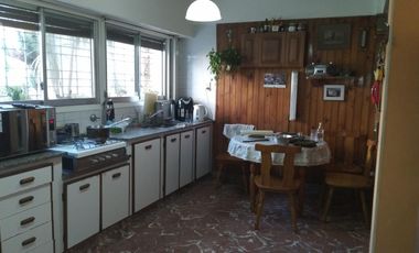 HERMOSA CASA EN ZONA RESIDENCIAL DE FLORESTA