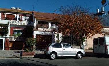 HERMOSA CASA EN ZONA RESIDENCIAL DE FLORESTA