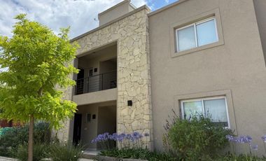 Departamento 2 amb. en venta, barrio La Agustina, Pilar GBA Norte.