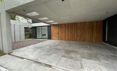 Venta casa Barrio San Benito a la laguna