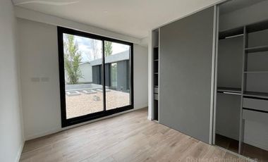 Venta casa Barrio San Benito a la laguna