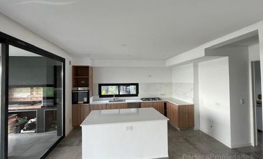 Venta casa Barrio San Benito a la laguna