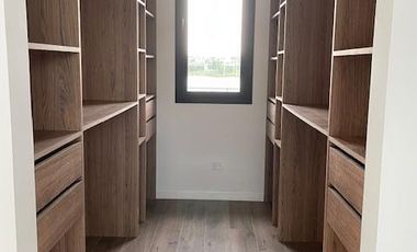 Venta casa Barrio San Benito a la laguna