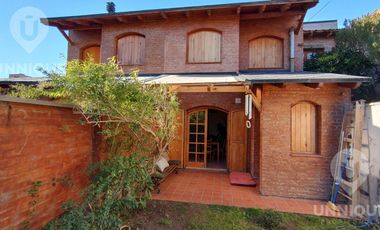 Venta Hermoso dúplex B° Santa Genoveva