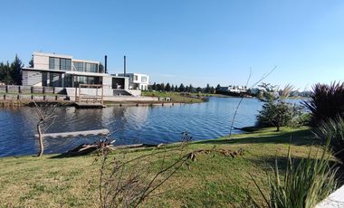 Venta Casa a La Laguna en El Naudir Escobar EC